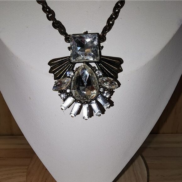 Elegant Silver and Black Statement Necklace. 17" - Picture 3 of 5